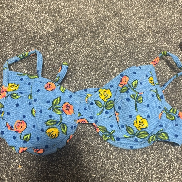 Small low support top - Picture 7 of 8